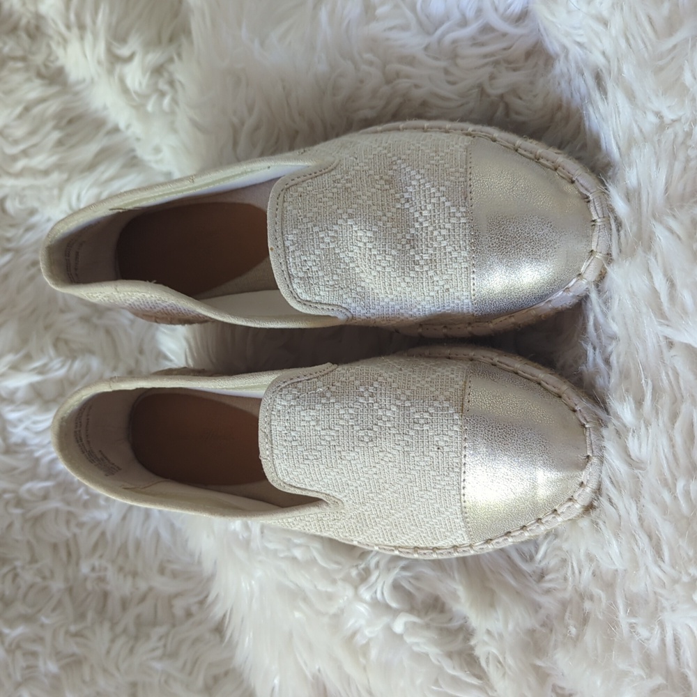 Universal Thread Cream Metallic Cap-Toe Espadrille Slip-Ons